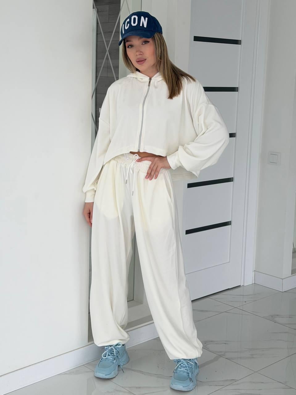 Костюм жіночий з велюру 00666 S/M Молочний