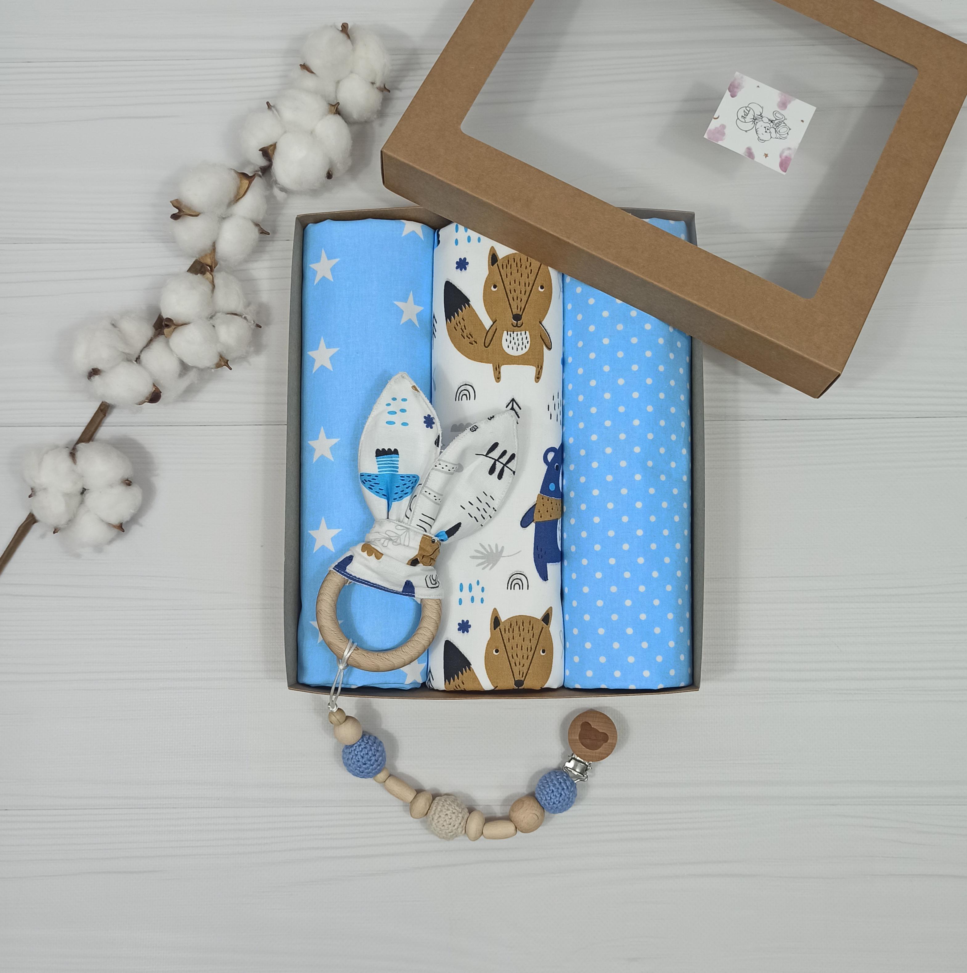 Подарочный набор albabybox пеленки/грызунец Лесные жители на лужайке (NA 18205017) Подарочный набор albabybox пеленки/грызунец Лесные жители на лужайке (NA 18205017)