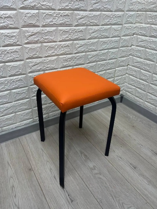 Табурет кухонний Tutty 30х30х45 см Помаранчевий/Чорний (28374157)