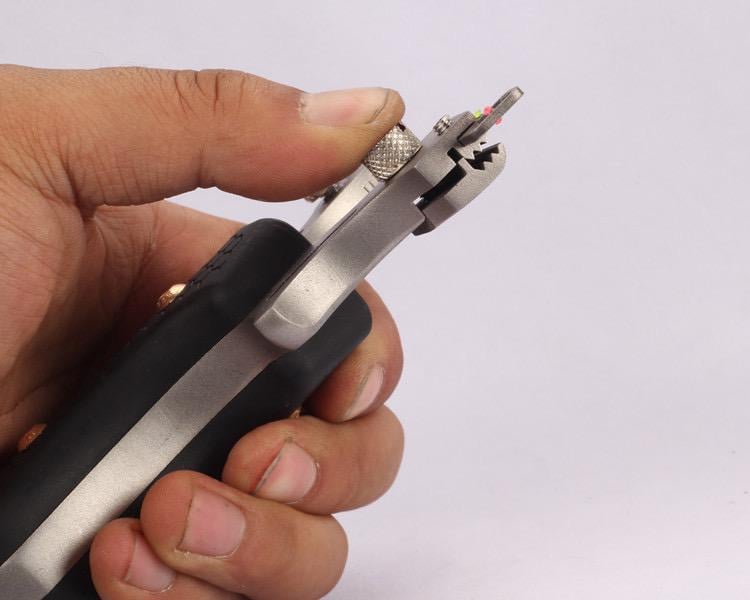 Рогатка металева спортивна SFU Hexa Sight Pro із прицілом та рівнем для полювання/риболовлі/спорту (0023) - фото 4 Рогатка металева спортивна SFU Hexa Sight Pro із прицілом та рівнем для полювання/риболовлі/спорту (0023) - фото 4