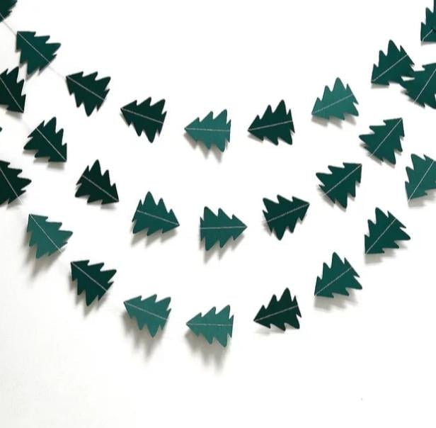 Гірлянда новорічна Ялинки на нитці 4 м x 7 см Зелений (346/7) - фото 1 Гірлянда новорічна Ялинки на нитці 4 м x 7 см Зелений (346/7) - фото 1