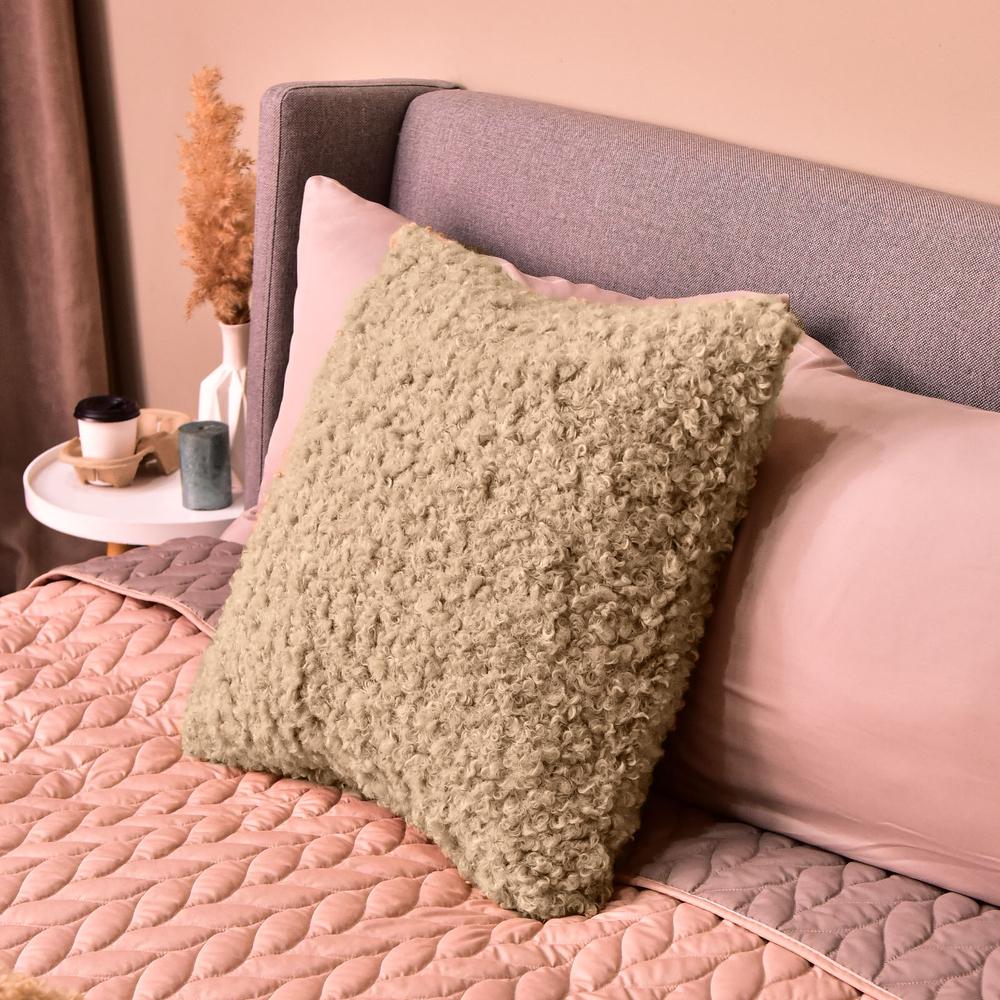 Подушка декоративна IDEIA з штучного хутра гіпоалергенна 55х55 см Карамель (26909) - фото 4 Подушка декоративна IDEIA з штучного хутра гіпоалергенна 55х55 см Карамель (26909) - фото 4