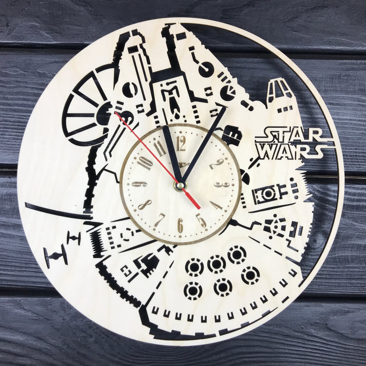 Часы настенные из натурального дерева Тысячелетний Сокол