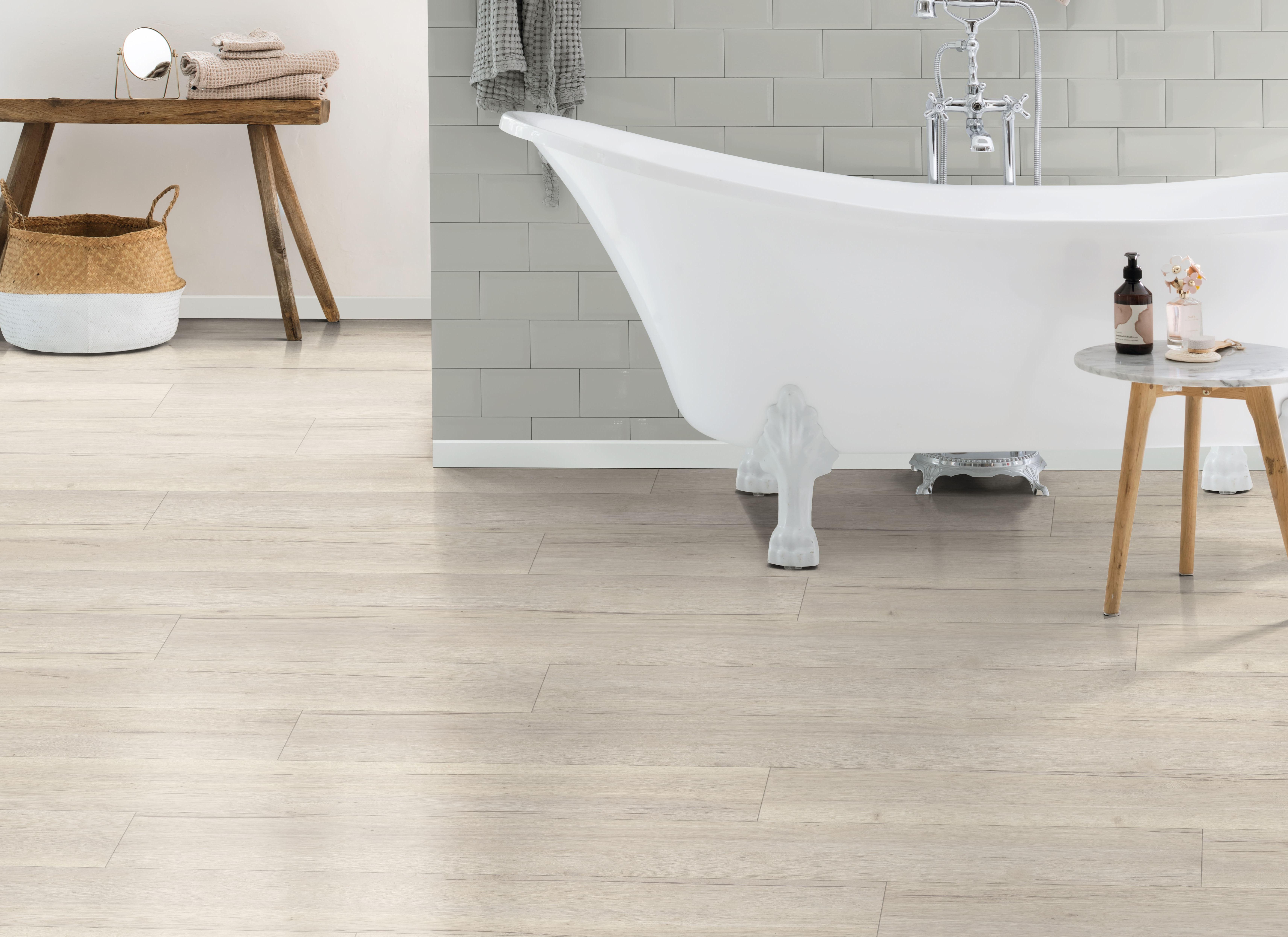 Пол водостойкий EGGER AquaDura+ 33 класс Дуб Галифакс кремовый