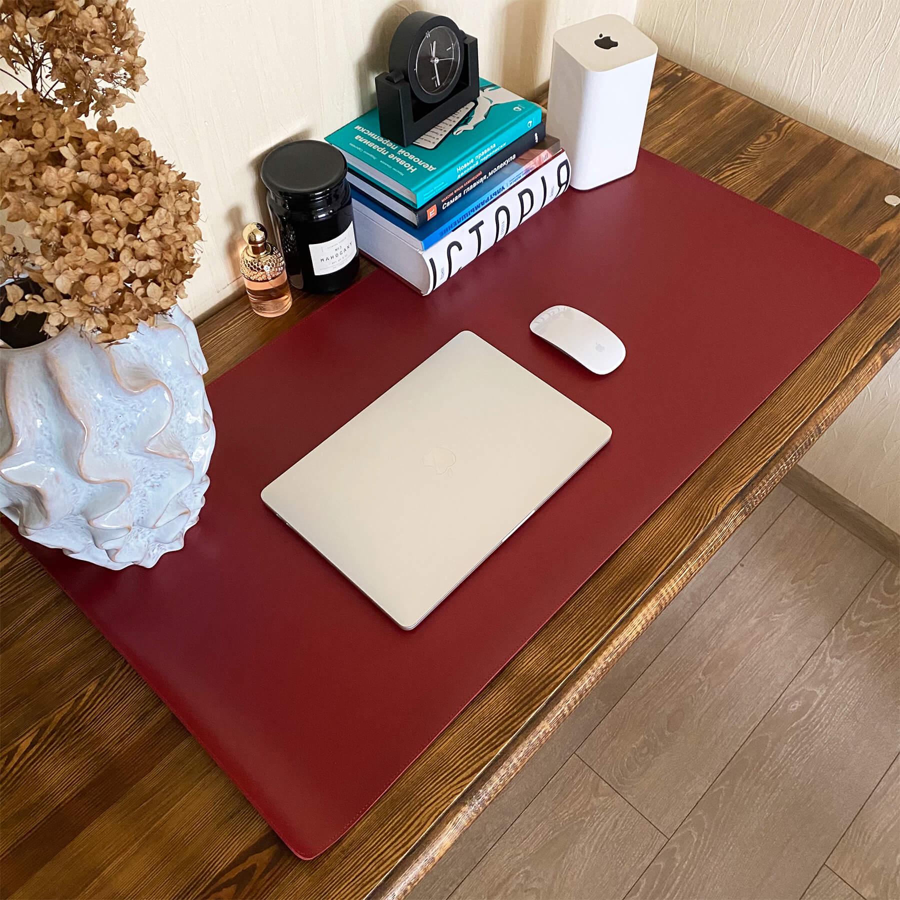 Настольное покрытие-бювар из эко-кожи 900х450х2 мм Черный/Красный - фото 4 Настольное покрытие-бювар из эко-кожи 900х450х2 мм Черный/Красный - фото 4