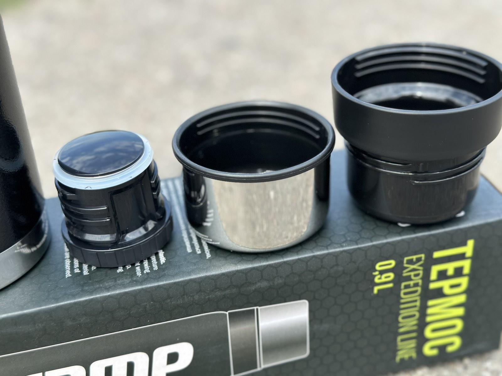 Термос для напитков Tramp expeditioс нержавейки держит 24 ч. 0,9 л (UTRC-027-black) - фото 6