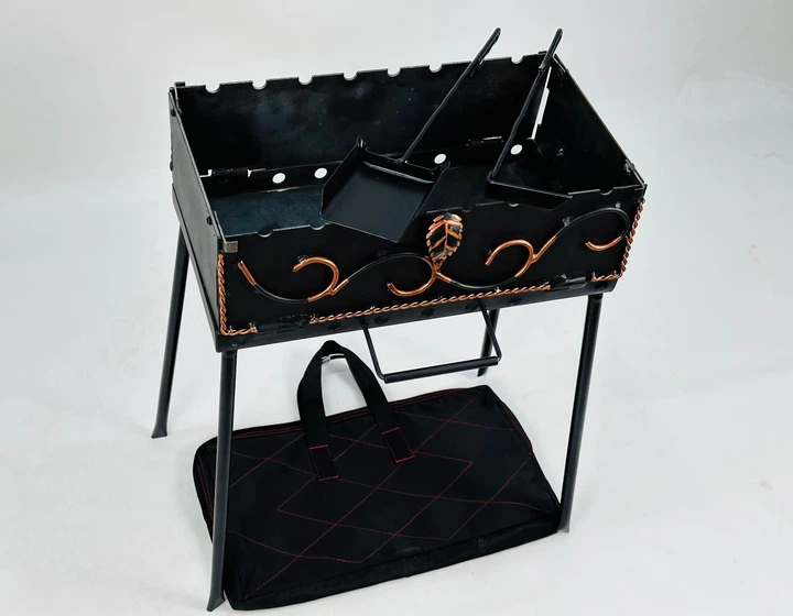 Мангал-валіза кований з металу 3 мм на 8 шампурів із совком і кочергою Чорний (21-10-MG-5063) - фото 2 Мангал-валіза кований з металу 3 мм на 8 шампурів із совком і кочергою Чорний (21-10-MG-5063) - фото 2