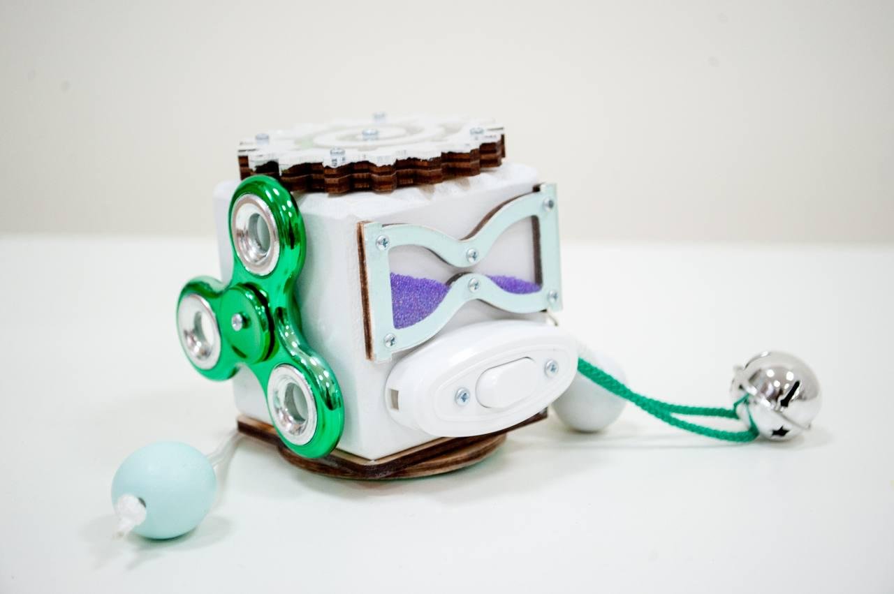 Бізікуб дорожній з дерева 7 см (001)