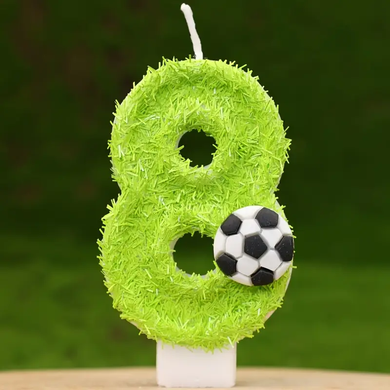 Свеча 3D Зеленая трава с футбольным мячом цифра 8 (24985696)