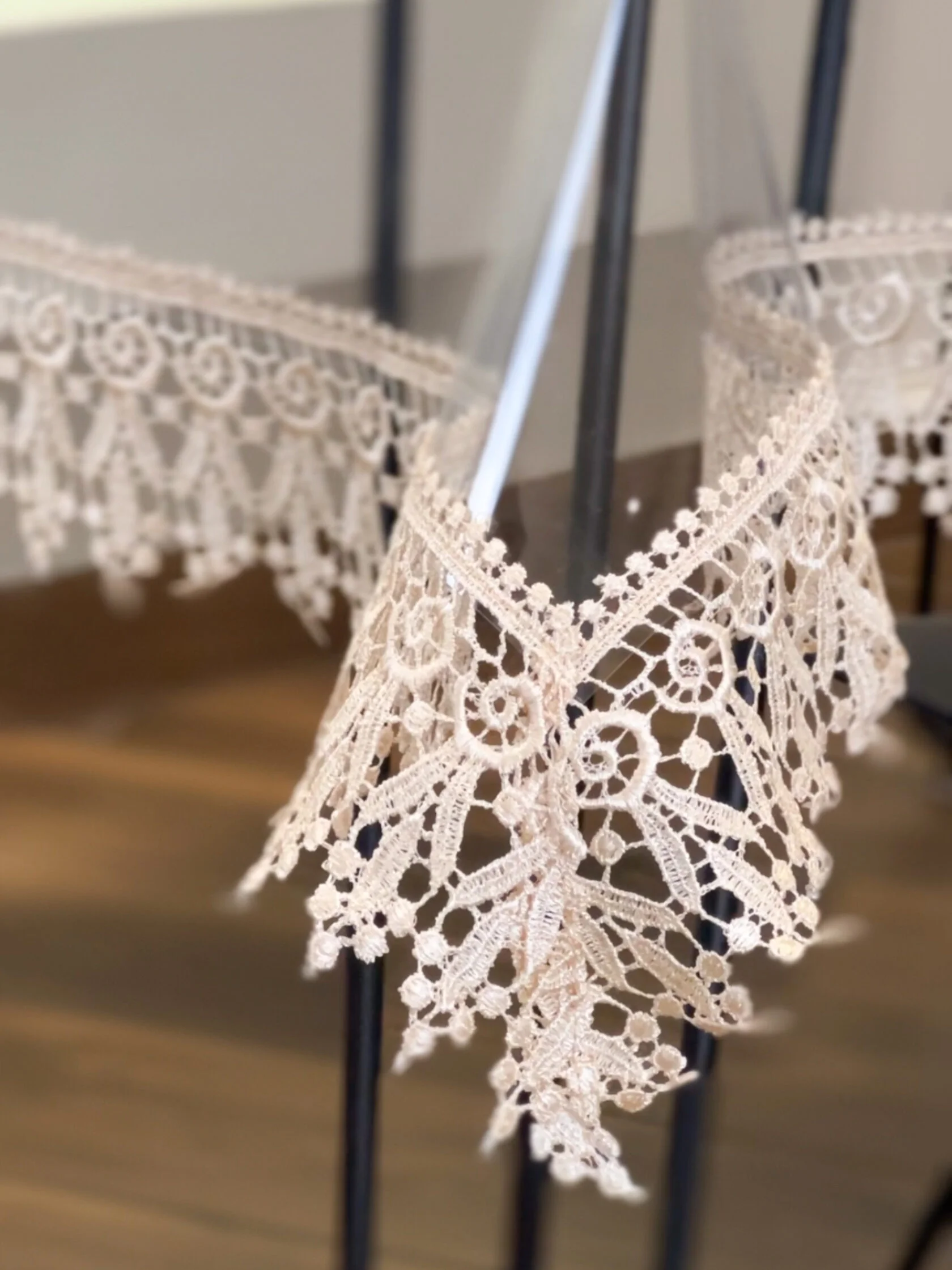 Скатертина cиліконова з мереживом Кавовий 7 см 160x160 см (107-28)