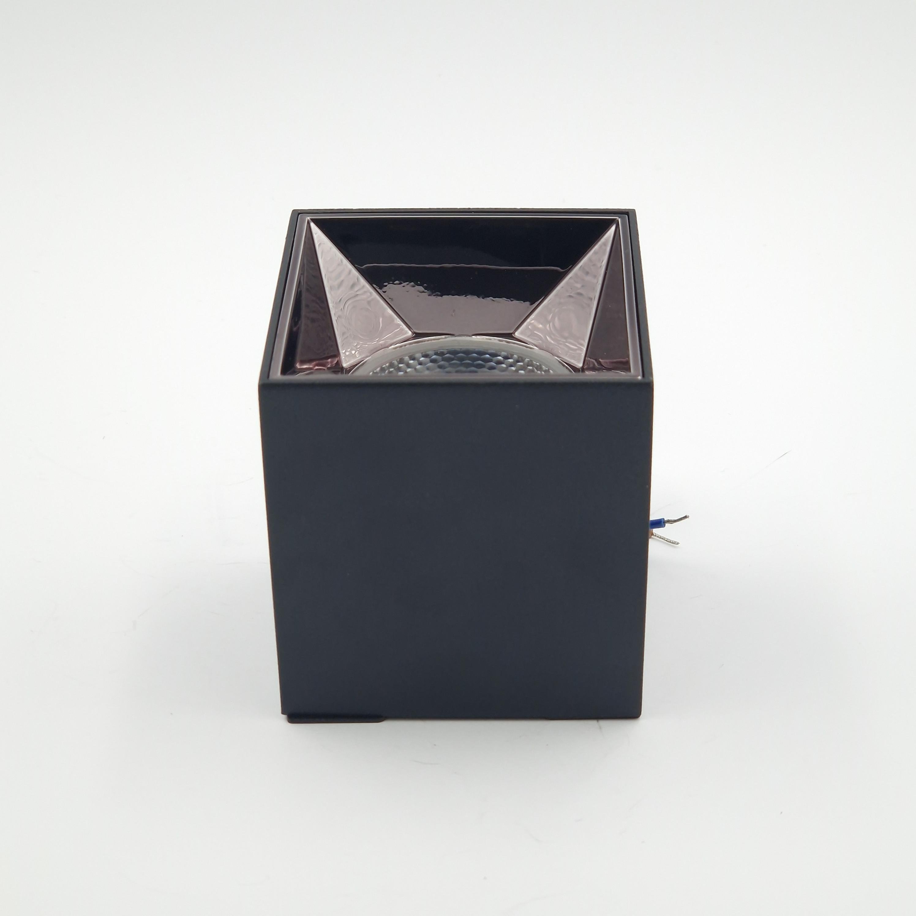 Светильник накладной Light Club 7 Вт 4000 К IP20 точечный Черный (LTR617CS-7-4-BK) - фото 3 Светильник накладной Light Club 7 Вт 4000 К IP20 точечный Черный (LTR617CS-7-4-BK) - фото 3