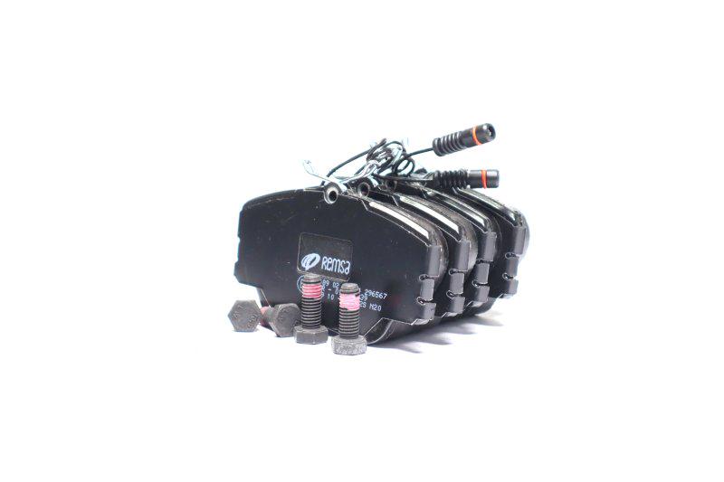 Тормозные колодки дисковые REMSA Mercedes 190 W201 E-Class W124 передние (0189.02) Тормозные колодки дисковые REMSA Mercedes 190 W201 E-Class W124 передние (0189.02)