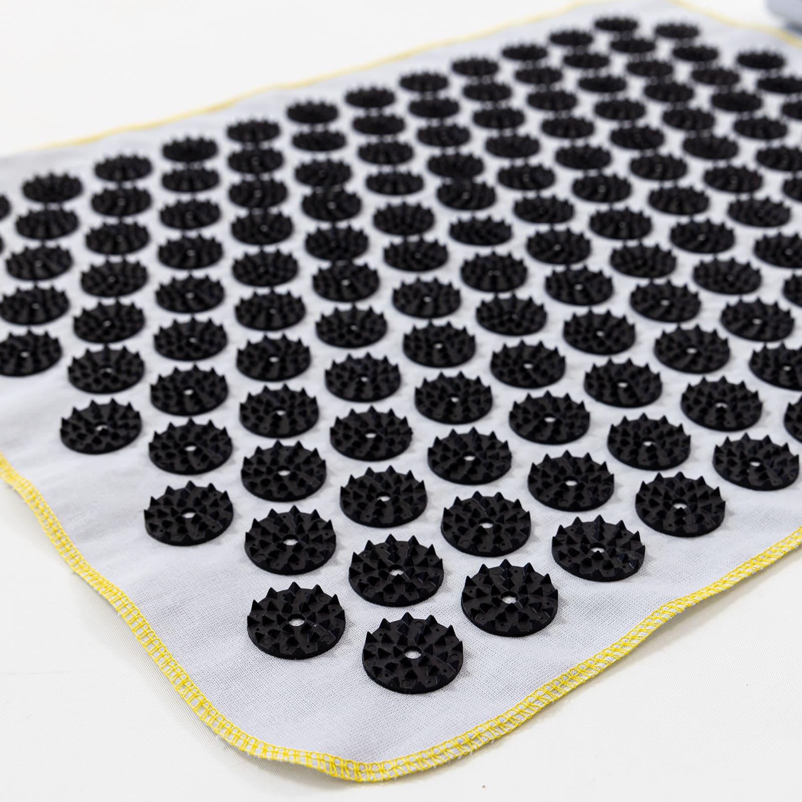 Масажний килимок OSPORT аплікатор Кузнєцова і валик масажер для спини/шиї/ніг/стоп/голови/тіла Сіро-чорний (n-0141) - фото 3 Масажний килимок OSPORT аплікатор Кузнєцова і валик масажер для спини/шиї/ніг/стоп/голови/тіла Сіро-чорний (n-0141) - фото 3