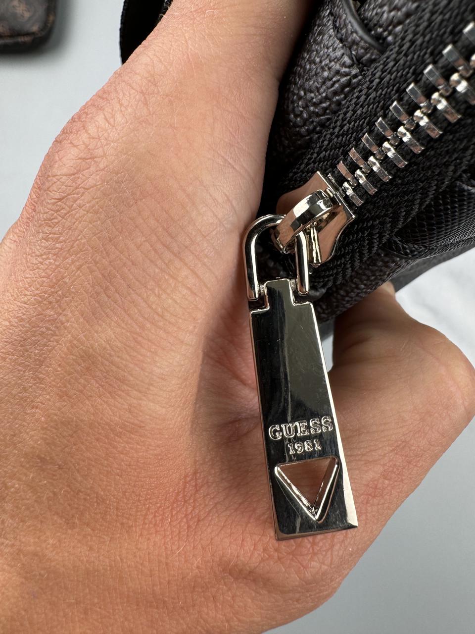 Суска-месенджер через плече Guess Vezzola Сірий (2342044198) - фото 2 Суска-месенджер через плече Guess Vezzola Сірий (2342044198) - фото 2