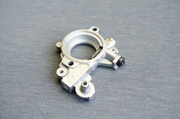 Насос масляный для бензопил MS 360 (1675)