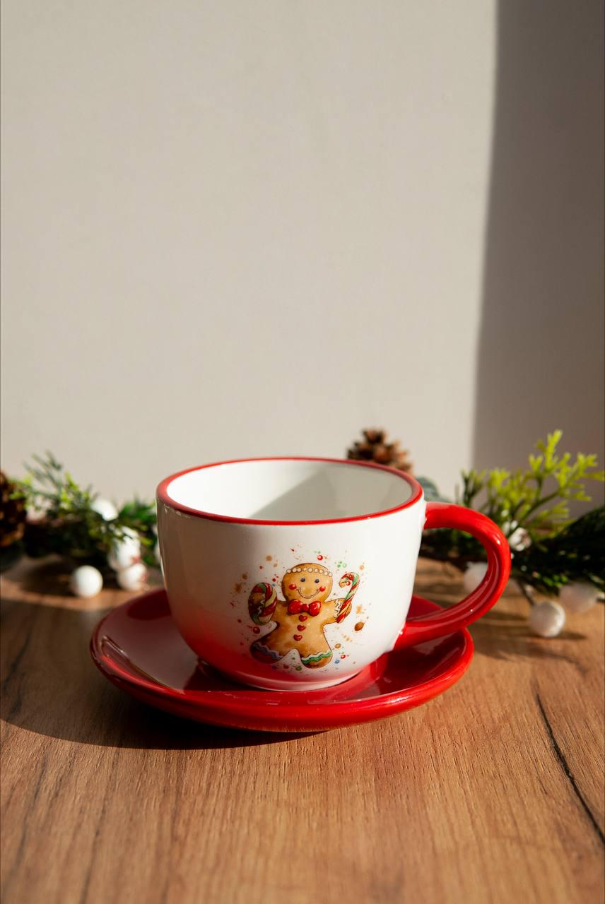 Чашка керамічна з блюдцем Пряниковий чоловічок 230 мл Чашка керамічна з блюдцем Пряниковий чоловічок 230 мл