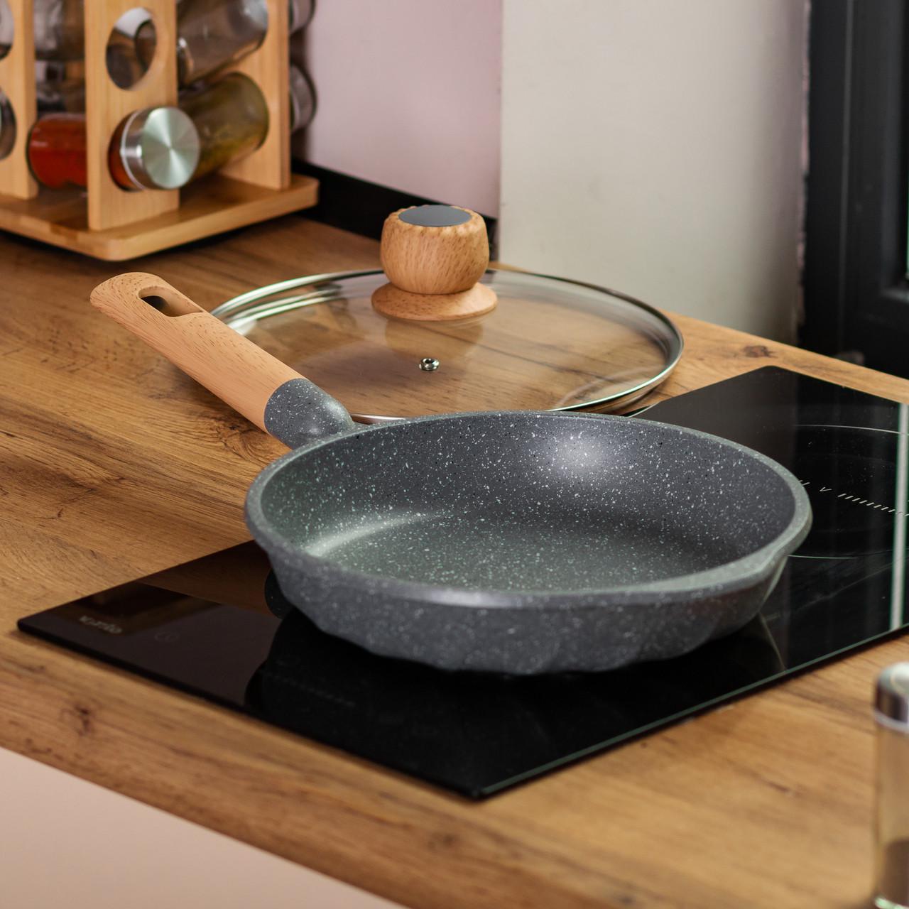 Сковорода алюмінієва MGC з мармуровим антипригарним покриттям 1,8 л 24 см Сірий - фото 7 Сковорода алюмінієва MGC з мармуровим антипригарним покриттям 1,8 л 24 см Сірий - фото 7