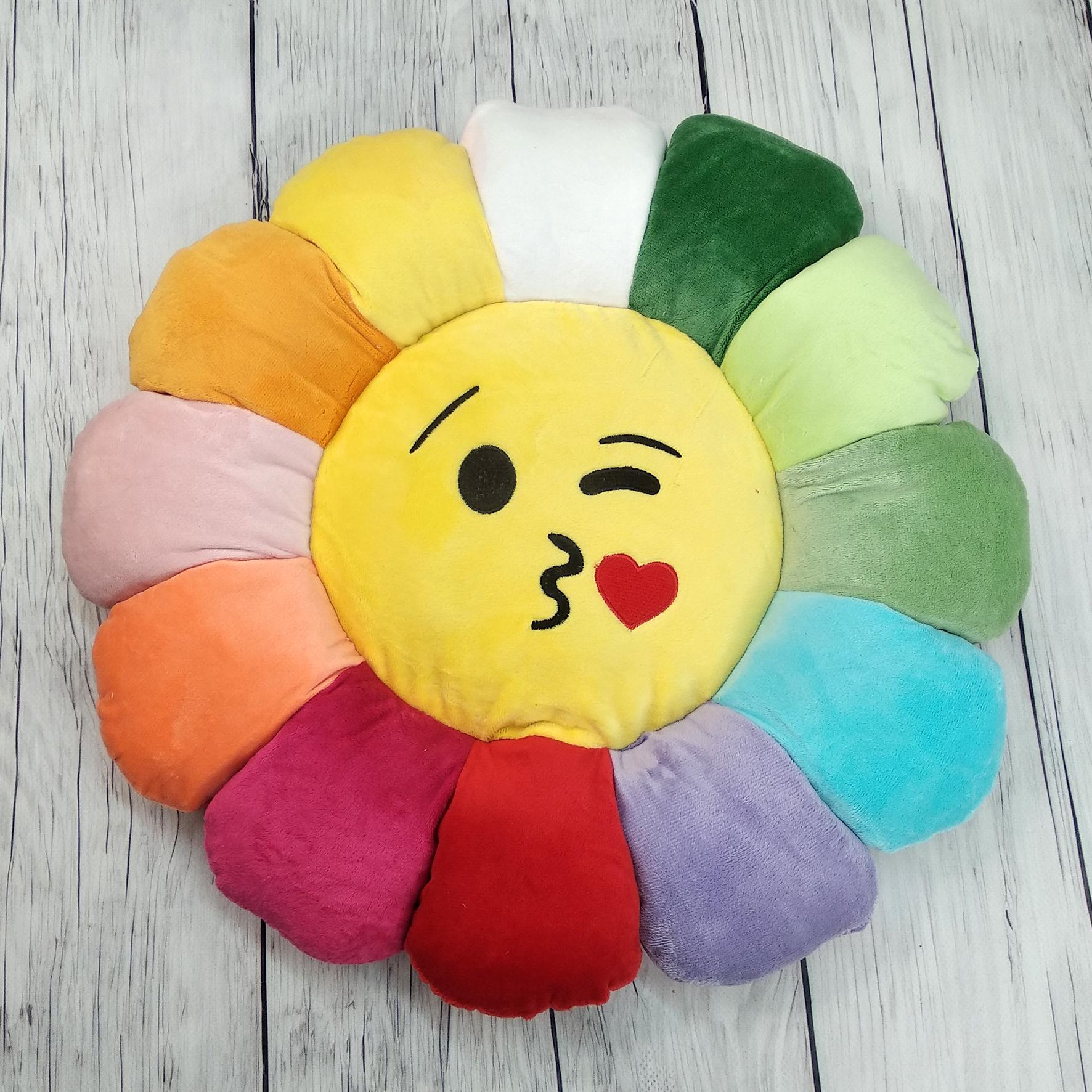 Мягкая игрушка-подушка Colorful Home Смайлик поцелуй d 45 см