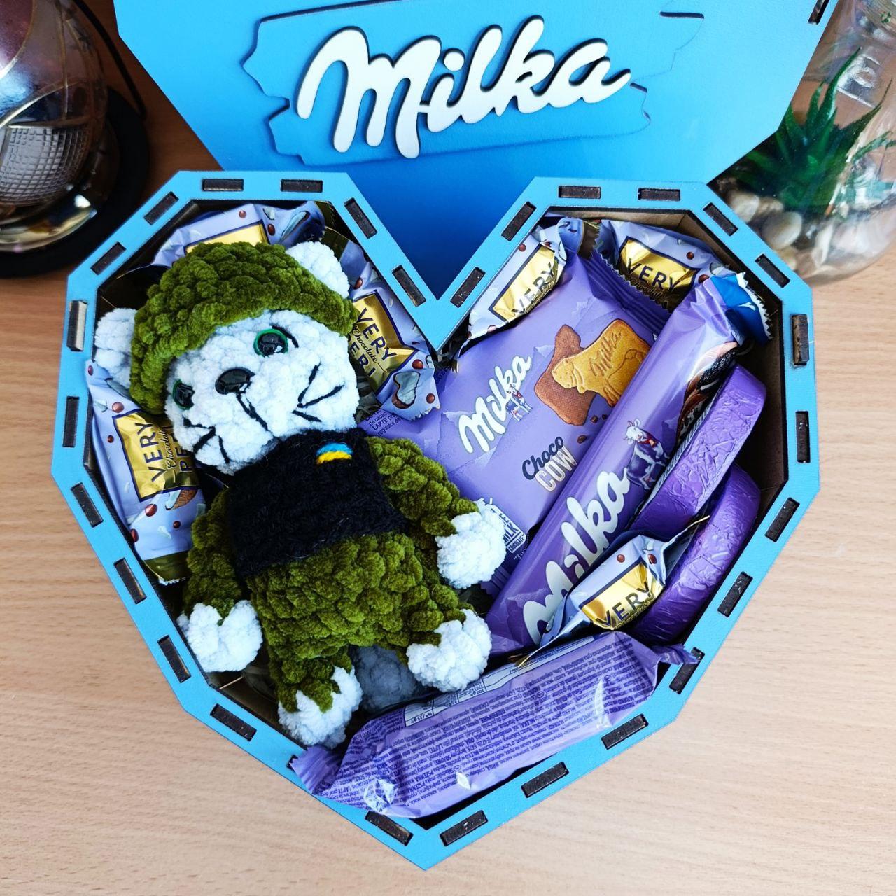 Бокс милка со сладостями и игрушкой для ребенка/девушки на день рождения/8 марта/день влюбленных/новый год/рождество (ar238)