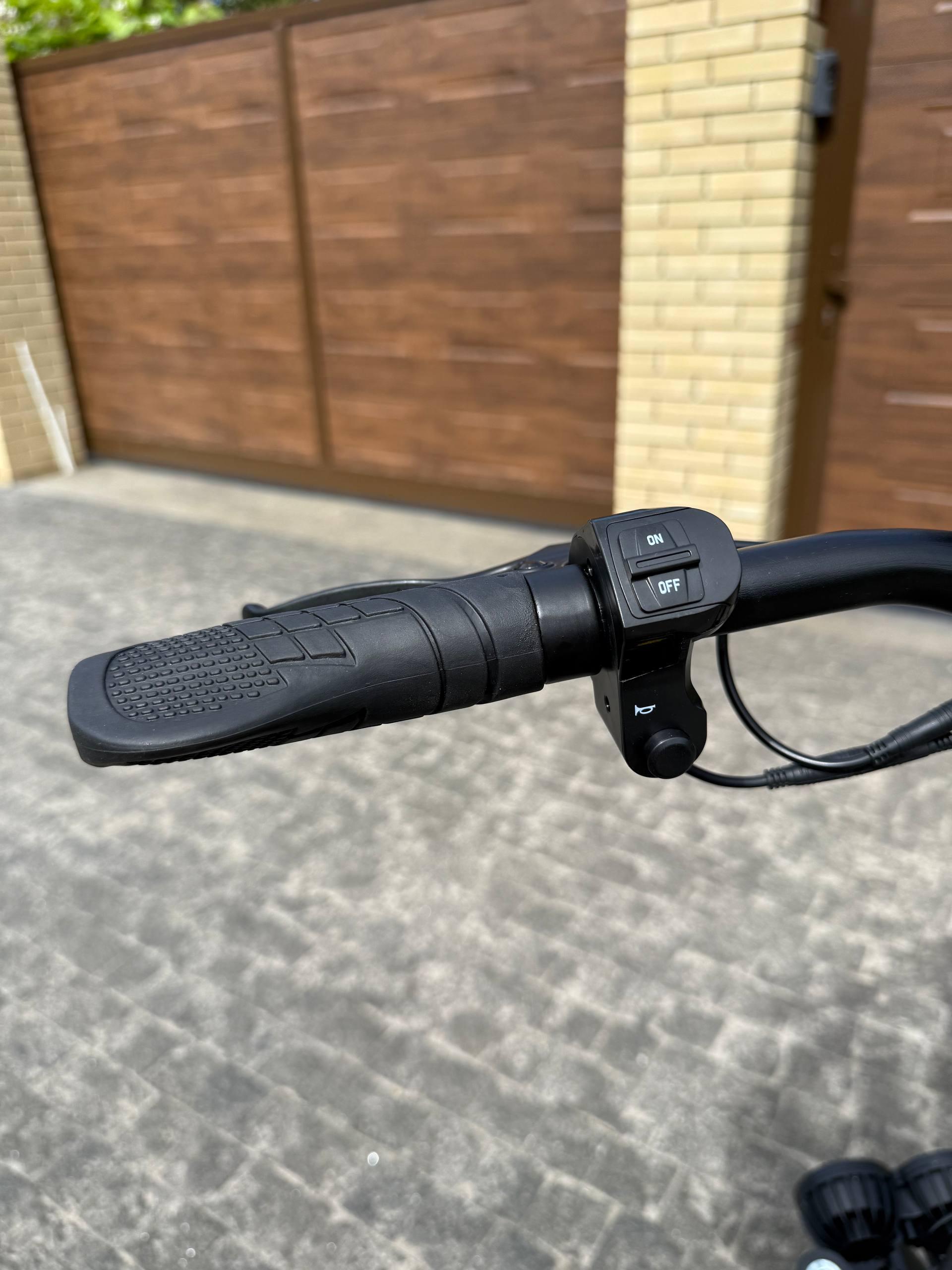 Электросамокат с сиденьем KugooKirin M5 PRO 2000W 26Ah - фото 11 Электросамокат с сиденьем KugooKirin M5 PRO 2000W 26Ah - фото 11