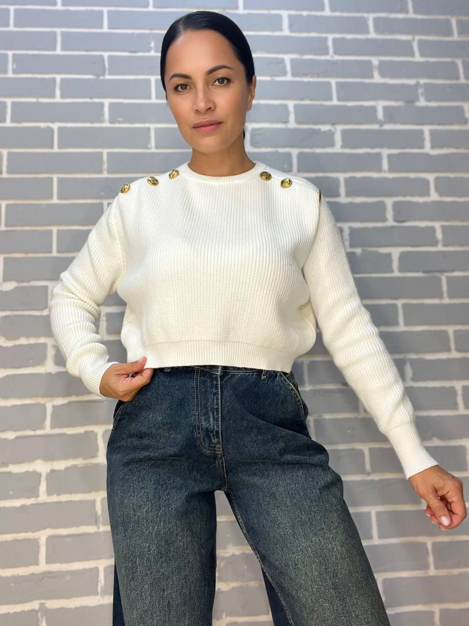 Свитер женский MIX RAY 6733 золотые пуговицы на плечах укороченный свободный OS Белый (1212) - фото 5 Свитер женский MIX RAY 6733 золотые пуговицы на плечах укороченный свободный OS Белый (1212) - фото 5