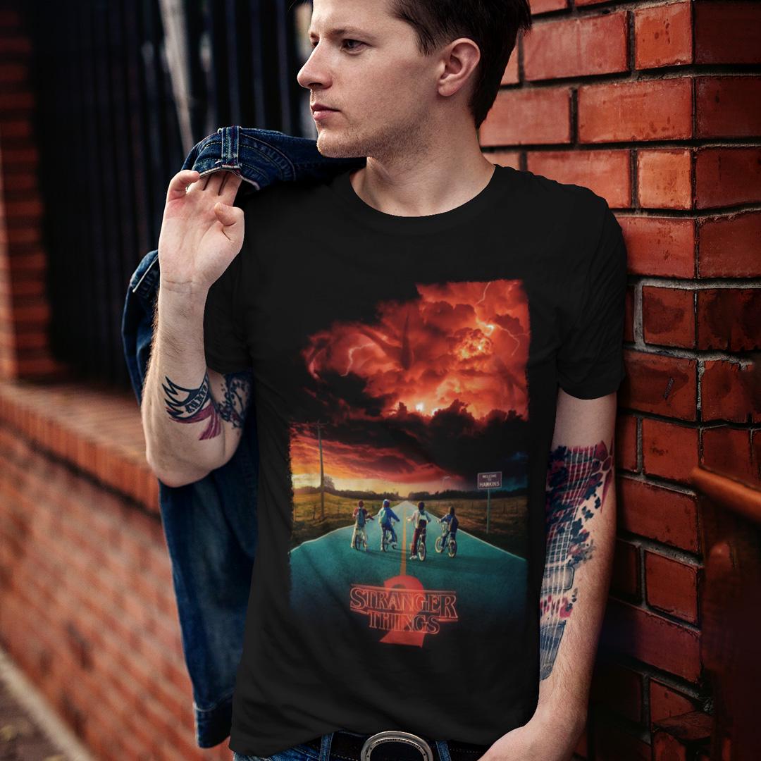 Футболка унисекс Stranger Things Season 2 Poster 4XL Черный (0000009120)