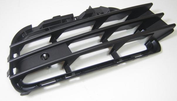 Решітка бампера AVTM Volkswagen Touareg 10-14 права з отворами парктроніка (7417 914)