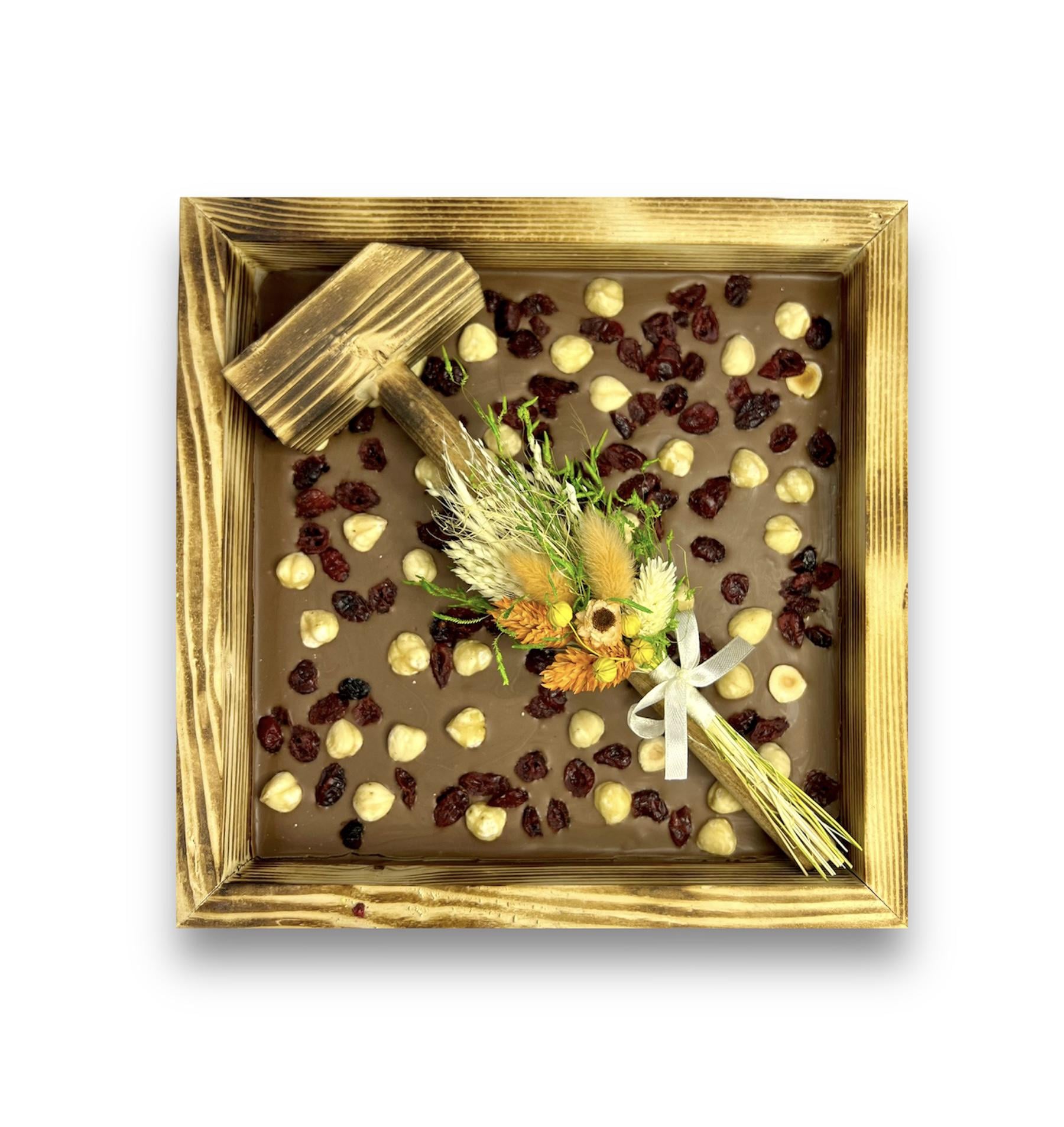 Шоколад молочный LAVIVA CHOCOLATES Hammer Milk 350 г (0210)