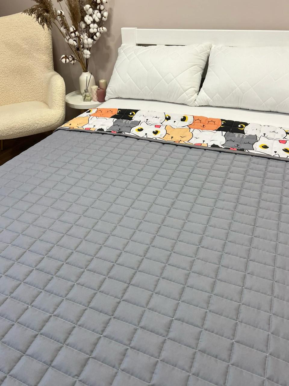 Ковдра дитяча з малюнком котів двостороння 150х210 см Сірий - фото 2 Ковдра дитяча з малюнком котів двостороння 150х210 см Сірий - фото 2