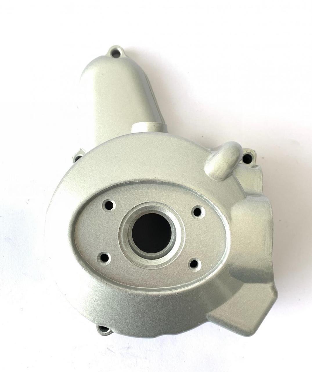 Кришка генератора ліва KOMATCU для Active 152FMH під генератор 5+1