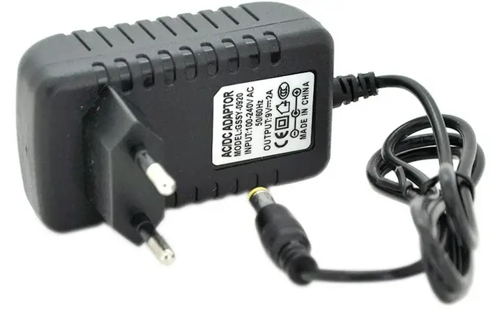 Блок питания импульсный YM-0920 9 V/2 A 18ВТ 5,5х2,5 мм 0,9 м Q250 (00248)
