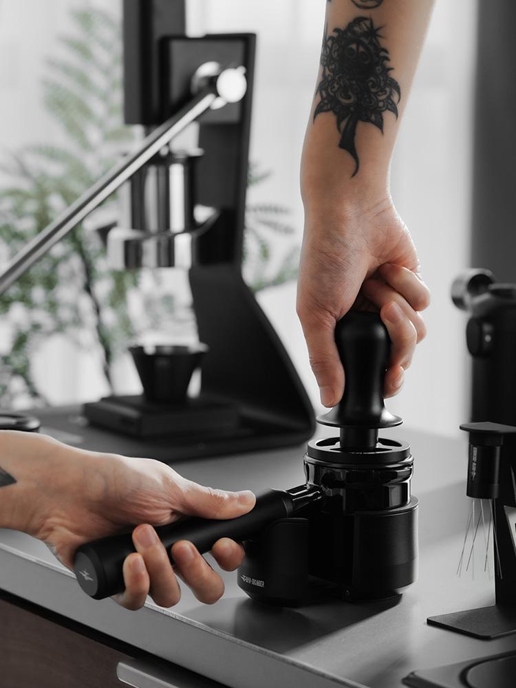 Підставка для темперування універсальна MHW-3BOMBER Astra Collection Portafilter Holder 51-58 мм (CT6164-OS) - фото 4