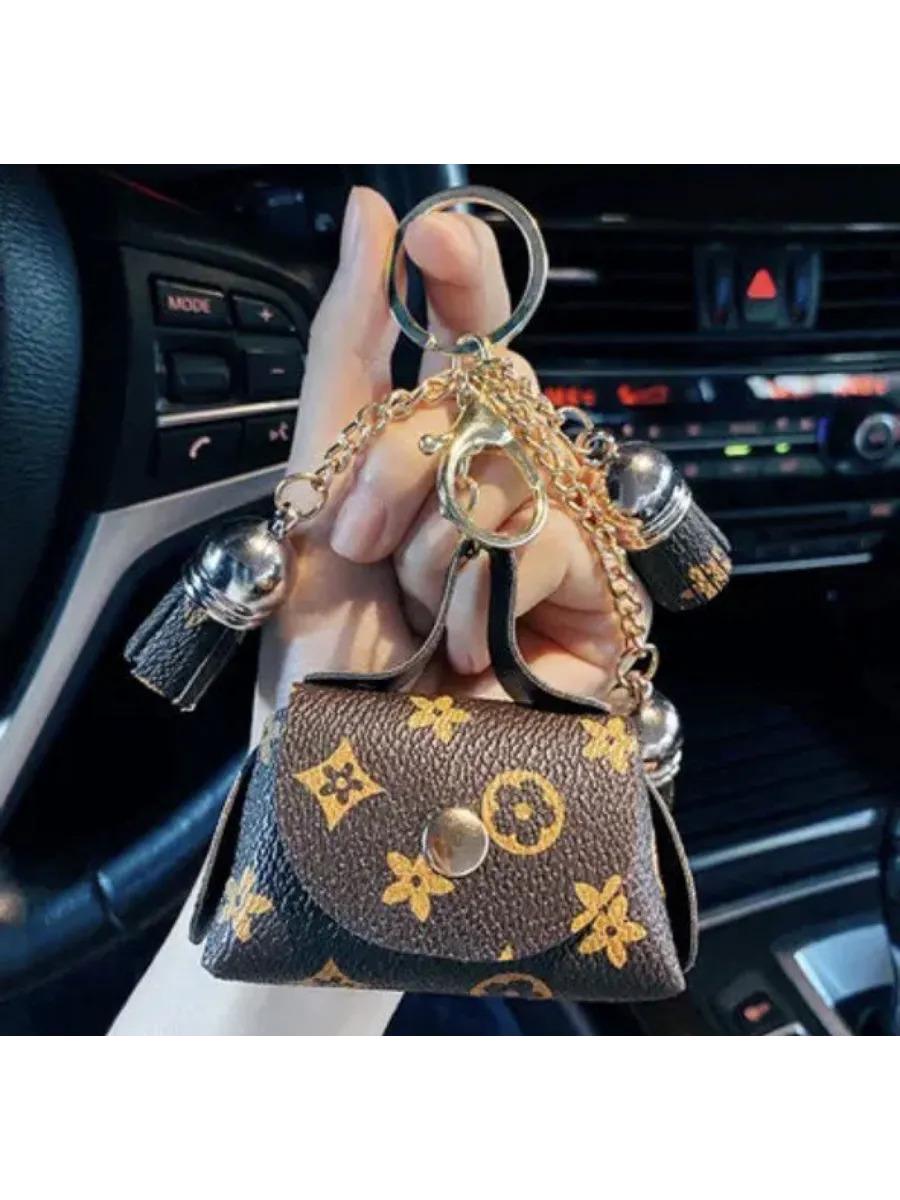 Брелок-ключниця Міні сумочка у стилі Louis Vuitton - фото 3 Брелок-ключниця Міні сумочка у стилі Louis Vuitton - фото 3