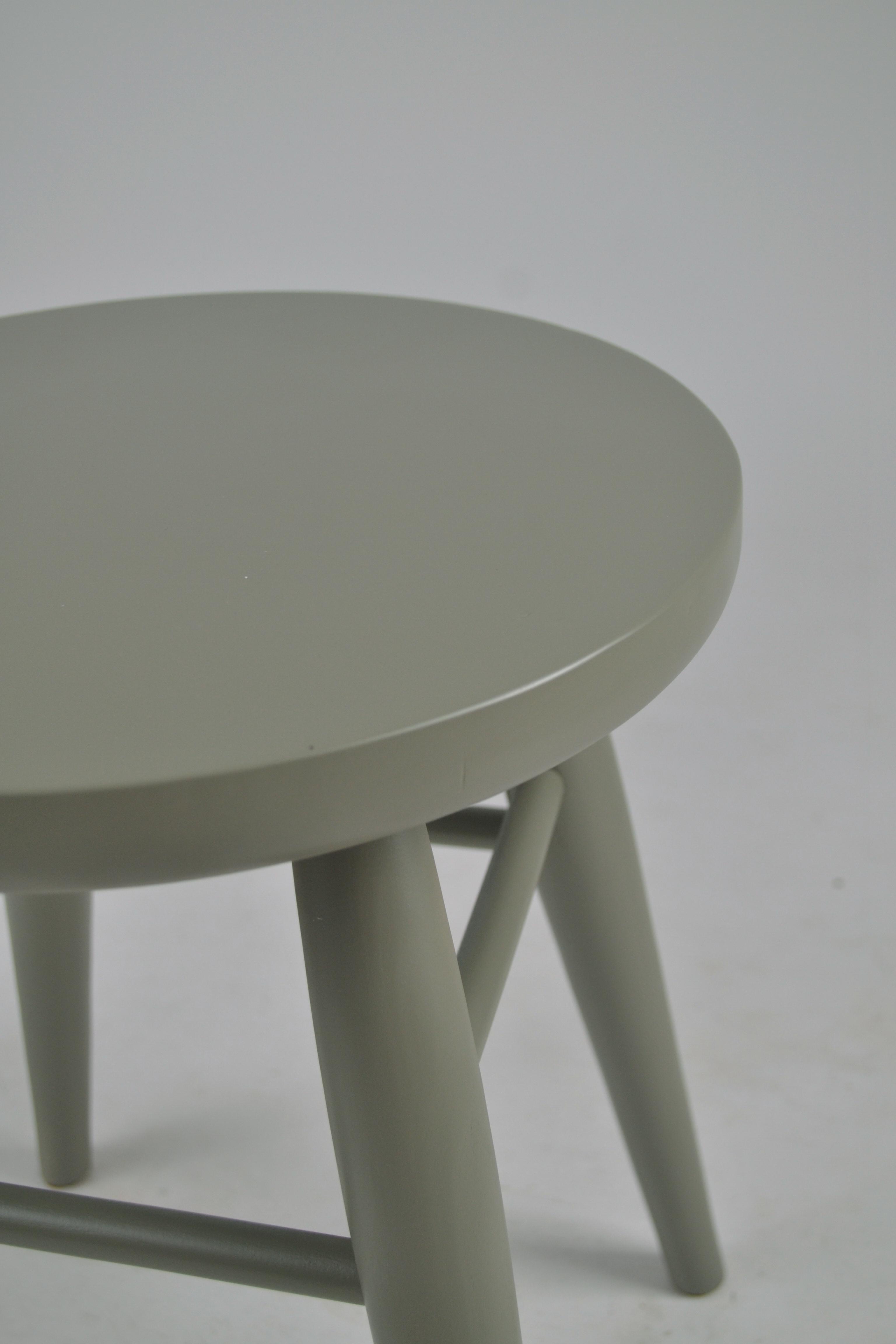 Табуретка деревяная RAL7003 Moss Grey (28183137) - фото 3 Табуретка деревяная RAL7003 Moss Grey (28183137) - фото 3