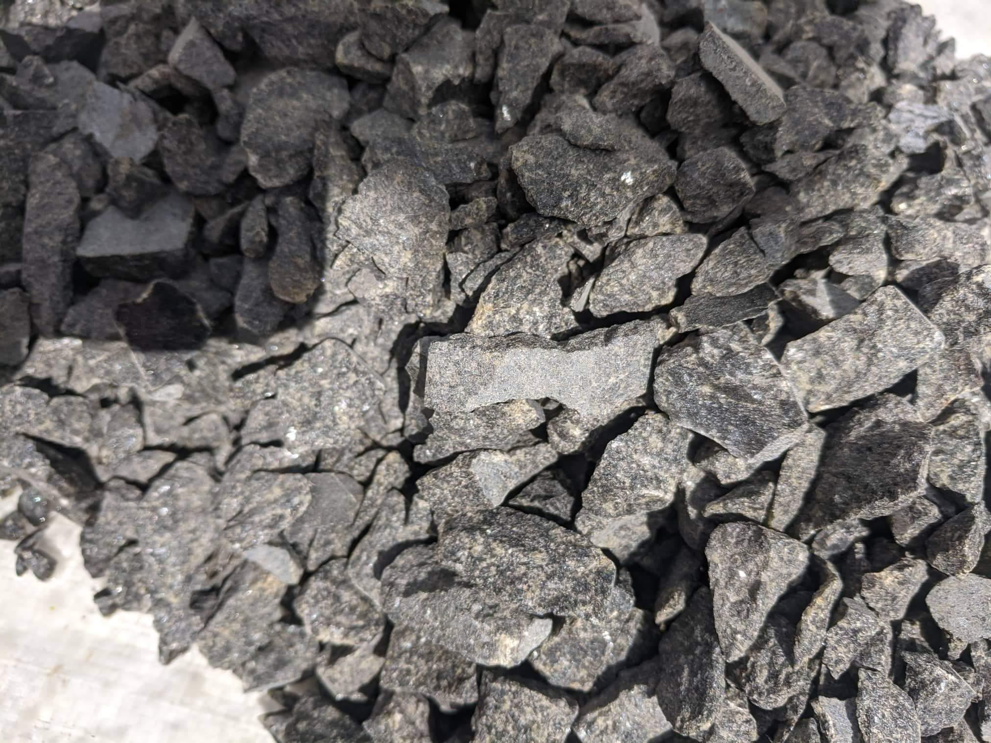 Крихта для декорації 5-15 мм 10 кг Чорний - фото 3 Крихта для декорації 5-15 мм 10 кг Чорний - фото 3