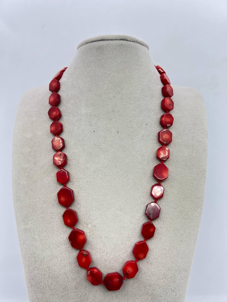 Бусы коралл 12х10х4 мм 45 см Красный (11090)