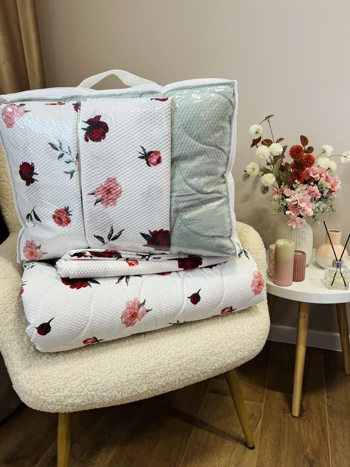 Комплект постільний жниварка з ковдрою з квітковим малюнком полуторний 150x215 см Білий (27477698) - фото 6 Комплект постільний жниварка з ковдрою з квітковим малюнком полуторний 150x215 см Білий (27477698) - фото 6