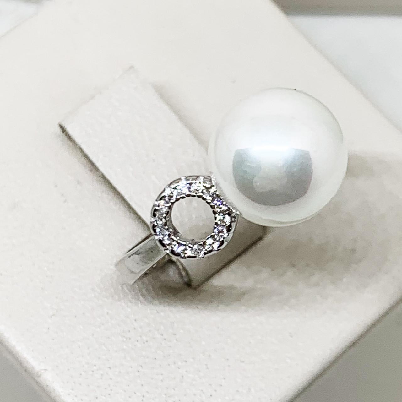 Кольцо серебряное с жемчугом и кубическим цирконием р. 18 3,87 г (1687752704) Кольцо серебряное с жемчугом и кубическим цирконием р. 18 3,87 г (1687752704)