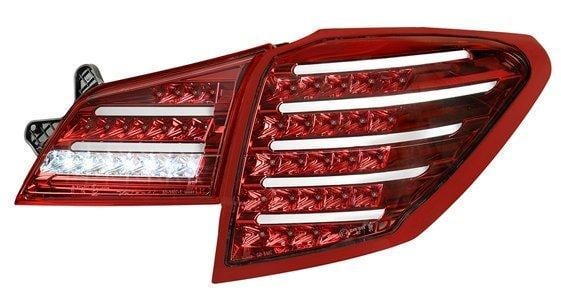 Фонари задние Subaru Outback