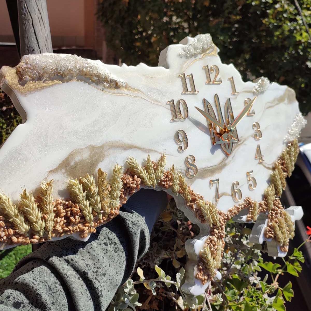 Часы настенные из эпоксидной смолы Карта Украины 70х45 см