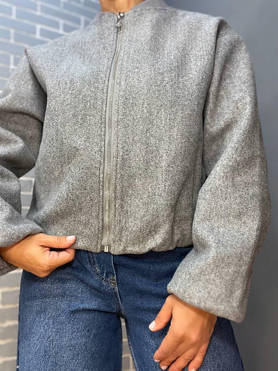 Куртка жіноча Lady Yep 2716 тканина пальто бомбер жакет на резинці з кишенями коротка р. 44 Сірий (2647) - фото 8 Куртка жіноча Lady Yep 2716 тканина пальто бомбер жакет на резинці з кишенями коротка р. 44 Сірий (2647) - фото 8