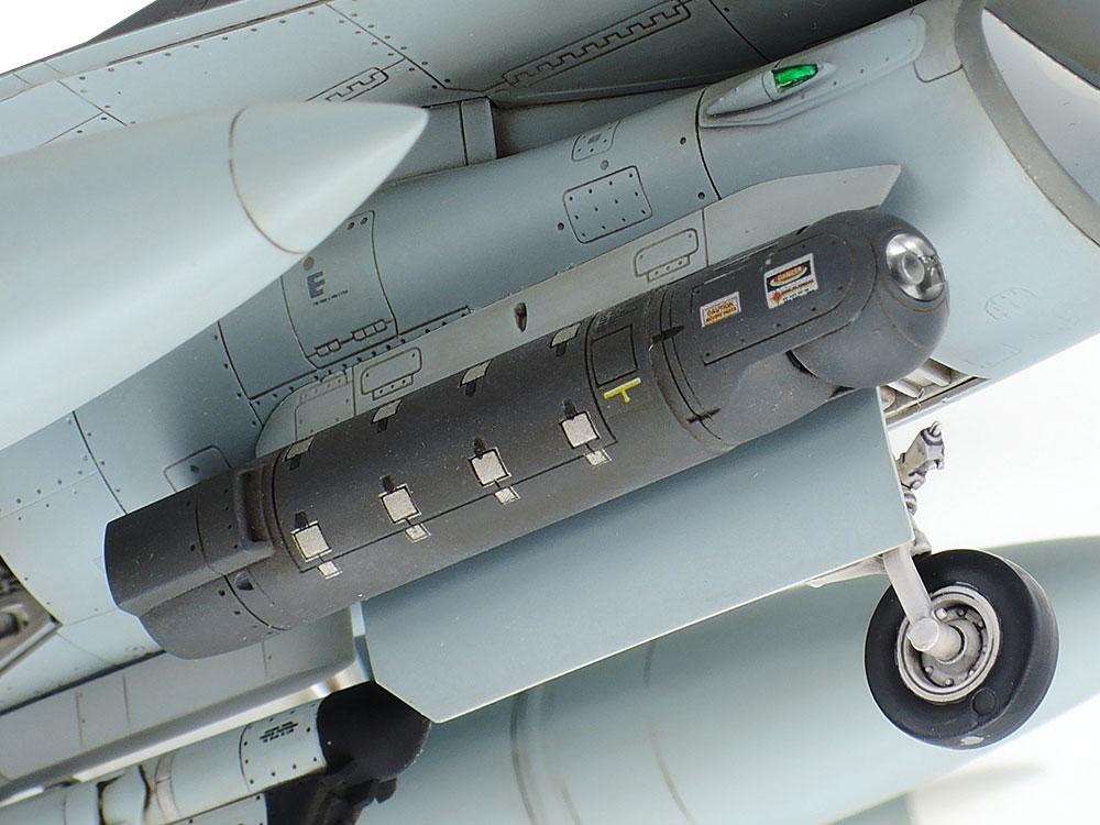 Сборная модель Tamiya самолет 1:48 F-16C Block 25/32 (61101-000) - фото 6