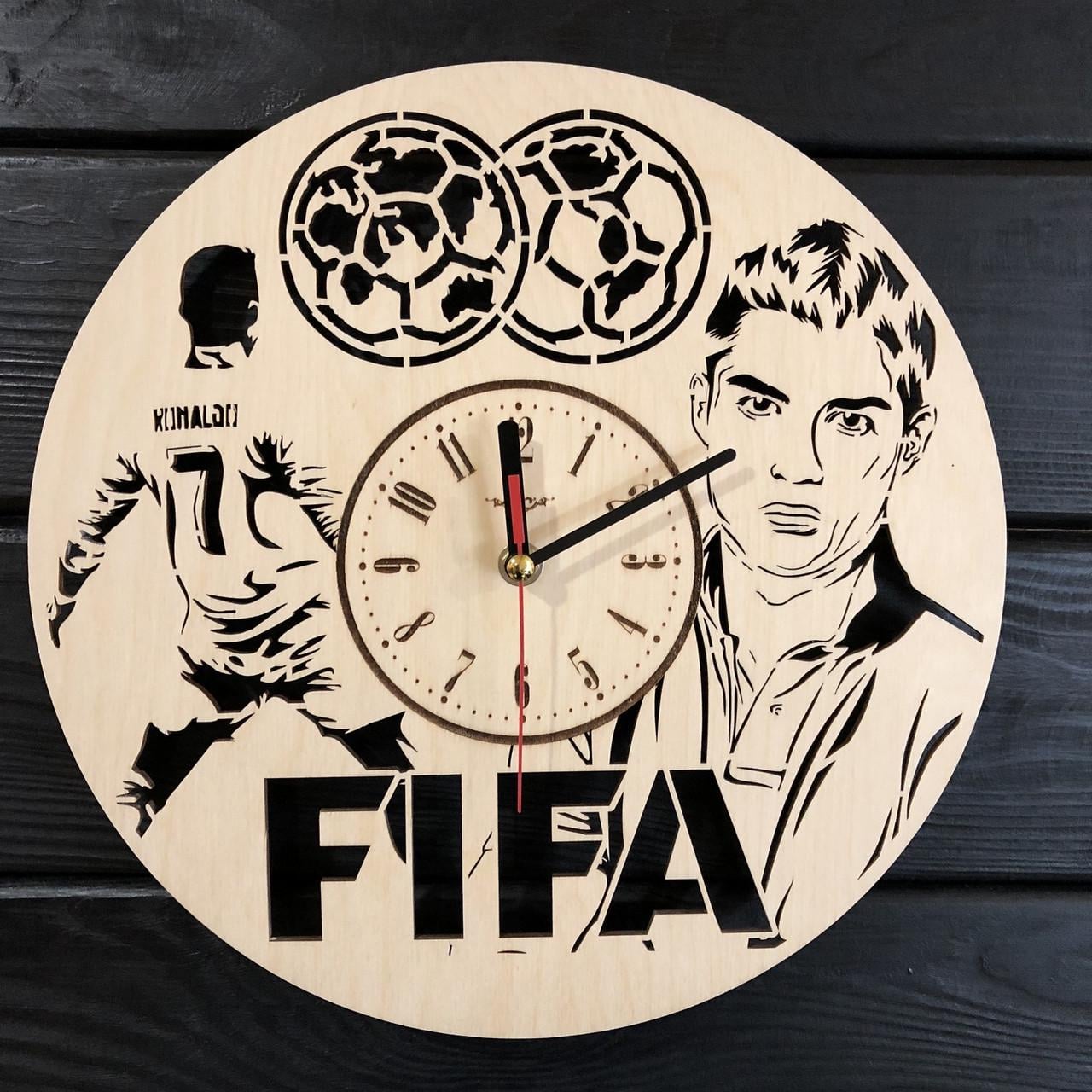Часы настенные из дерева FIFA