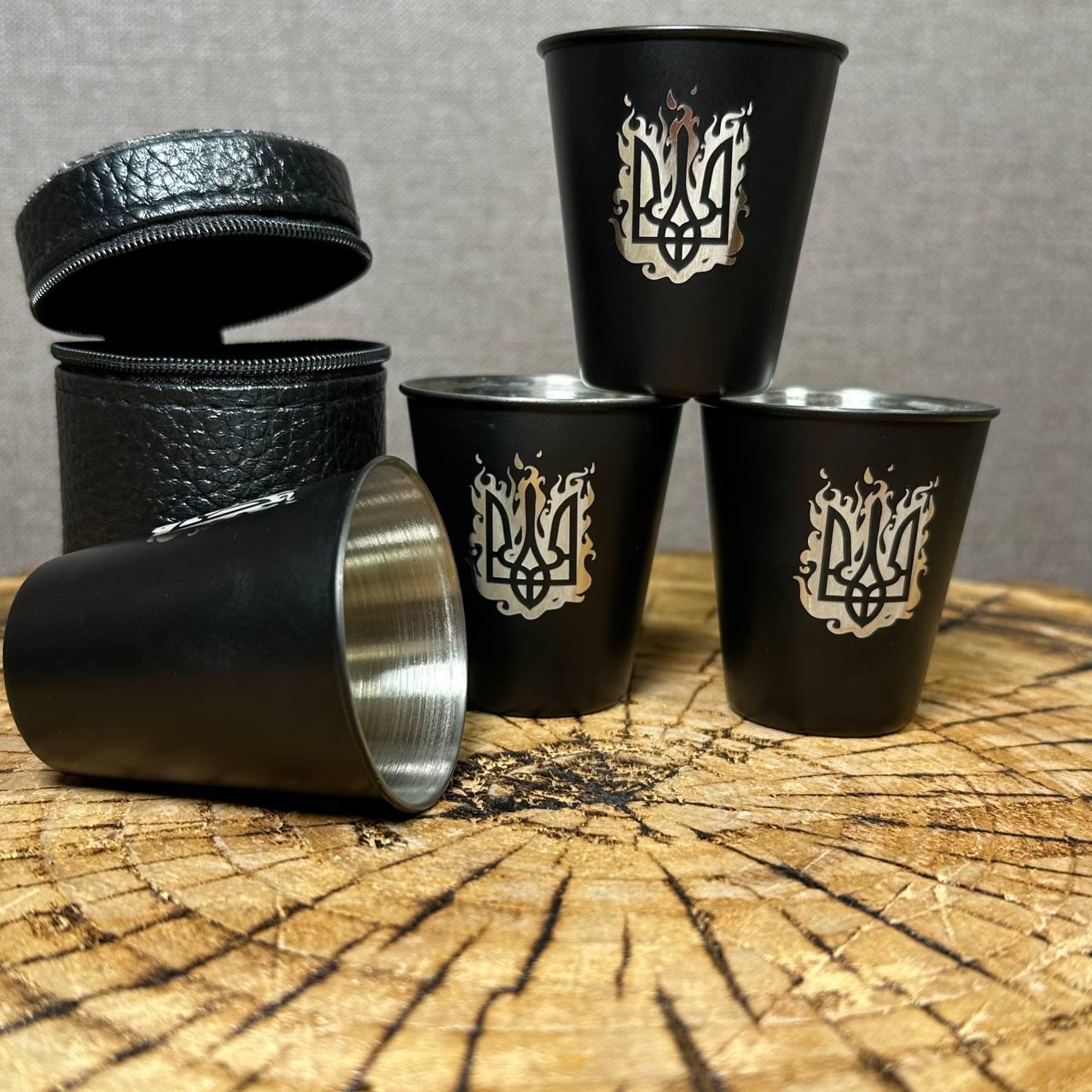 Набір чарок для алкоголю в чохлі з екошкіри з гербом України - фото 2 Набір чарок для алкоголю в чохлі з екошкіри з гербом України - фото 2