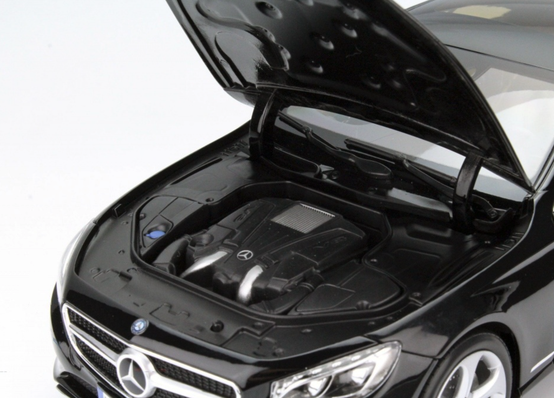 Модель автомобіля Norev 1:18 Mercedes-Benz S-Classe Coupe C217 Black (183482) - фото 5 Модель автомобіля Norev 1:18 Mercedes-Benz S-Classe Coupe C217 Black (183482) - фото 5