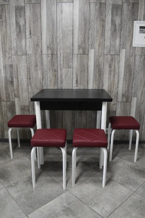 Кухонний комплект Оскар стіл розкладний/табурети 4 шт. Tutti Lux 60х80/80х120х75 см Чорний/Бордовий (28375036)