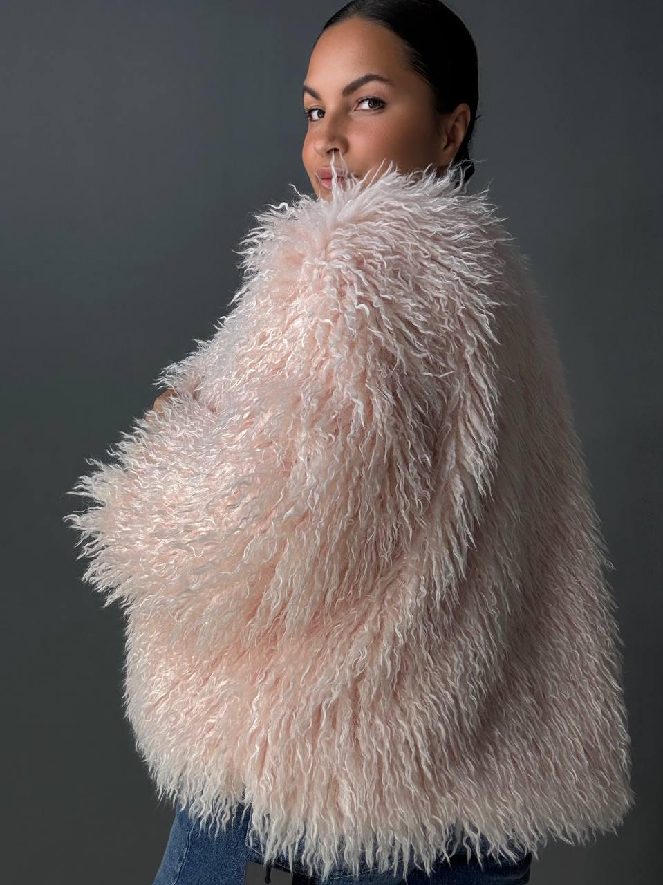 Шуба жіноча LADY YEP 10051 штучне хутро під ламу коротка M Рожевий (4911) - фото 7 Шуба жіноча LADY YEP 10051 штучне хутро під ламу коротка M Рожевий (4911) - фото 7