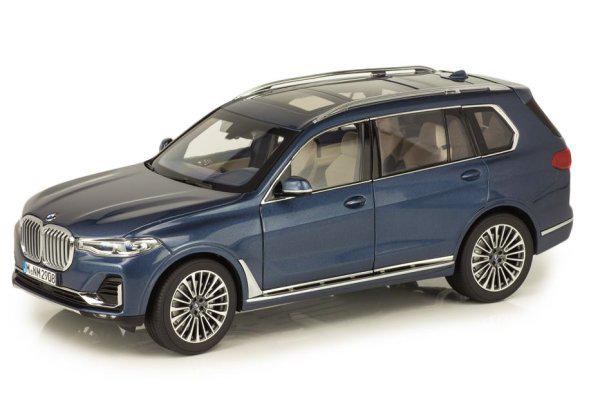 Модель автомобиля 1:18 BMW X7 G07 Arctic Blue (80435A51987)