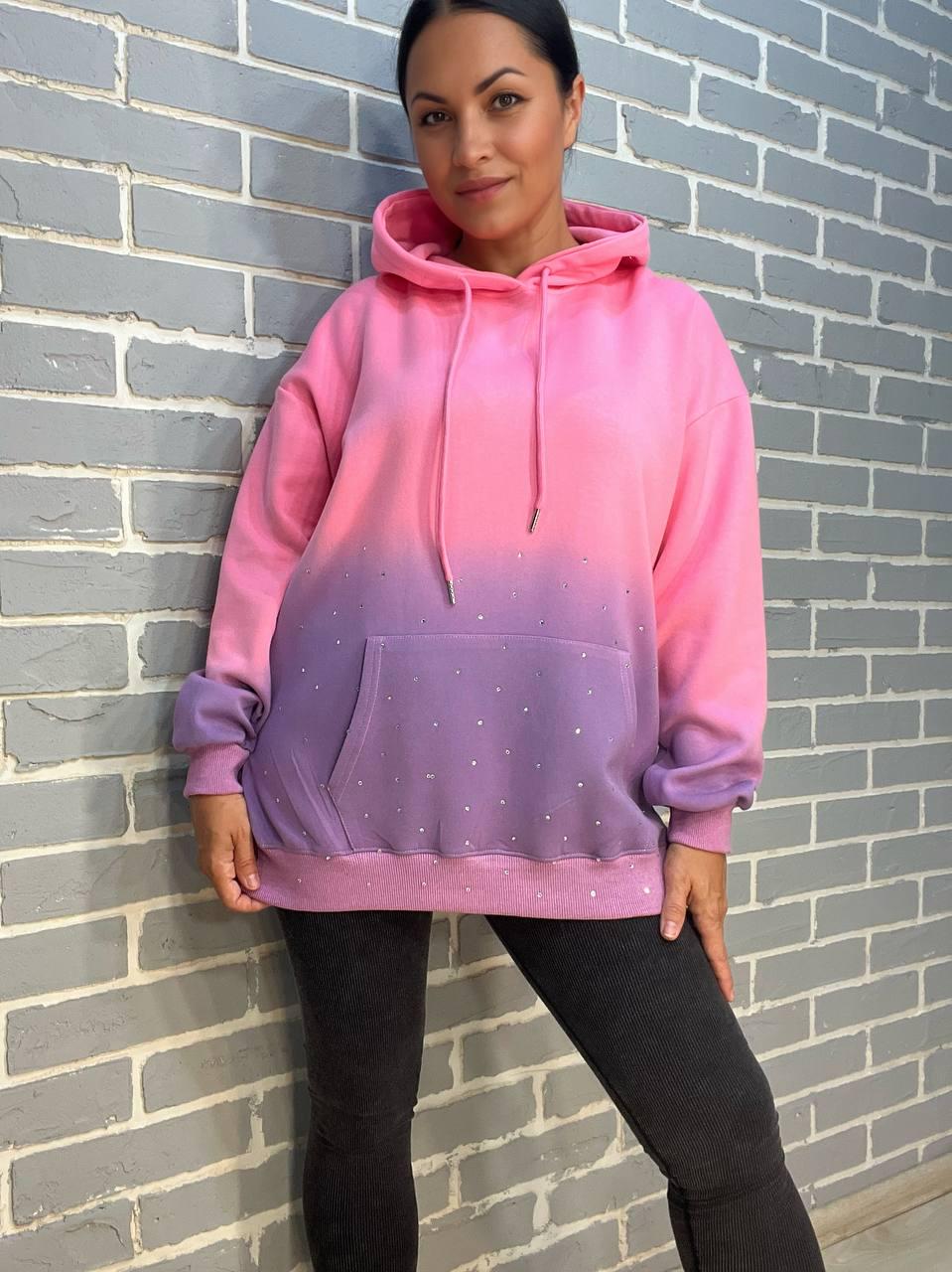 Худи женское JOY ONE 3009 с капюшоном удлиненное градиент цвета россыпь камней OS Розовый (2593) Худи женское JOY ONE 3009 с капюшоном удлиненное градиент цвета россыпь камней OS Розовый (2593)