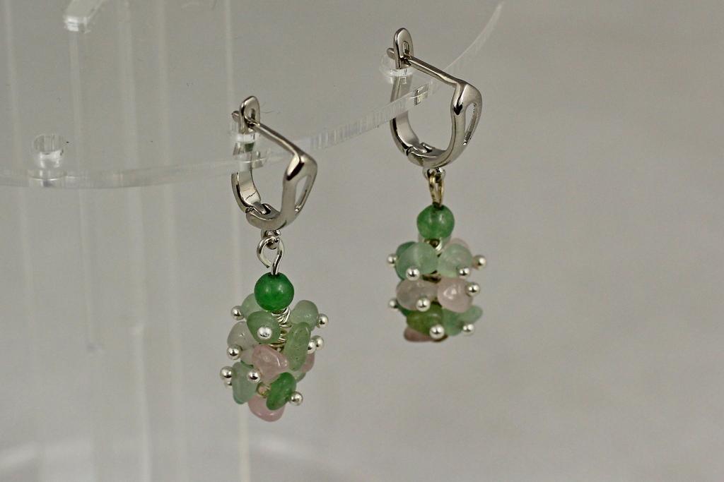 Серьги подвески гроздь нефрит с розовым кварцем 4 см Серебристый (31481368)